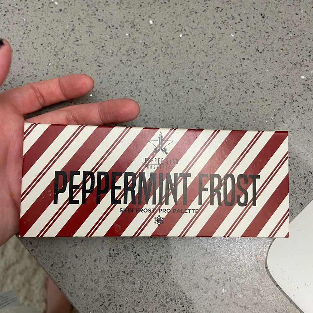 Jeffree Star Peppermint Frost Highlighter pallet